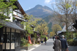 湯布院 湯の坪街道