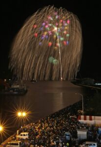 釧路どんぱく祭り　目玉の三尺玉（画像提供：北海道新聞社）